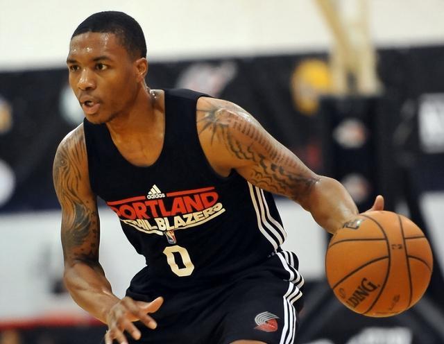 尽管预算超 尽管预算超