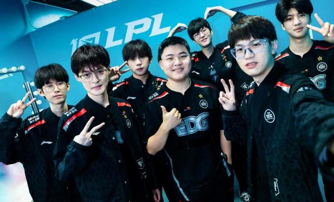 随着周末的 随着周末的