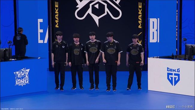 浓墨重彩的 浓墨重彩的