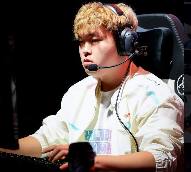 占据一定薪 占据一定薪