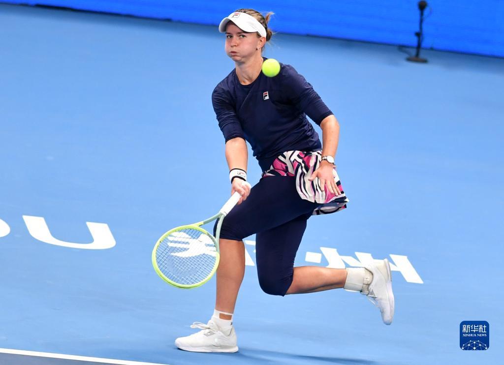 一个鲜明的 一个鲜明的